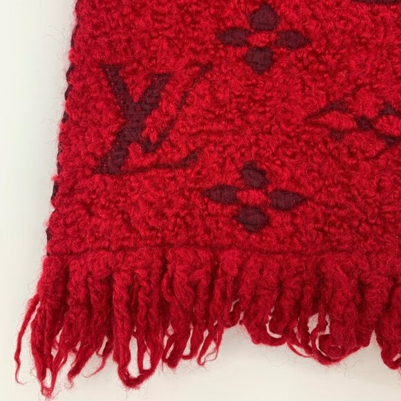 Louis Vuitton Red Wool & Silk Fringe Scarf - Picture 5 of 8